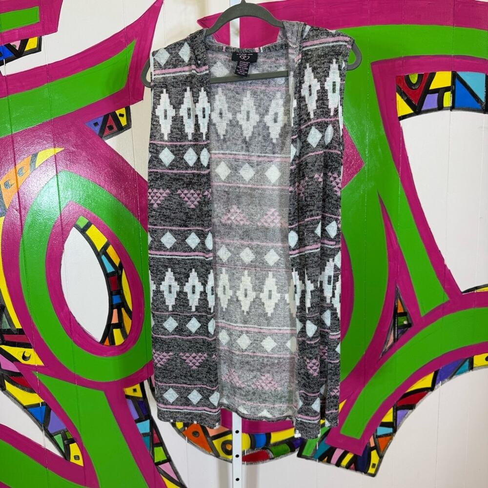 It's Our Time, Tribal Print Sleeveless Cardigan. Girls Size XL(16).